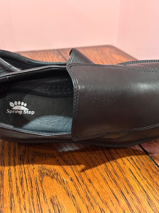 Spring Step Men\'s Black Slip-On Leather Dress Shoes main image 8